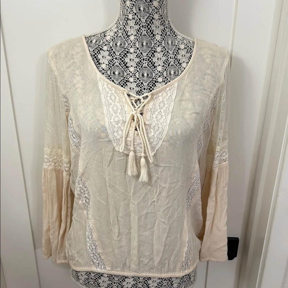 American Eagle Outfitters Women's Cream and White Blouse Size S/P